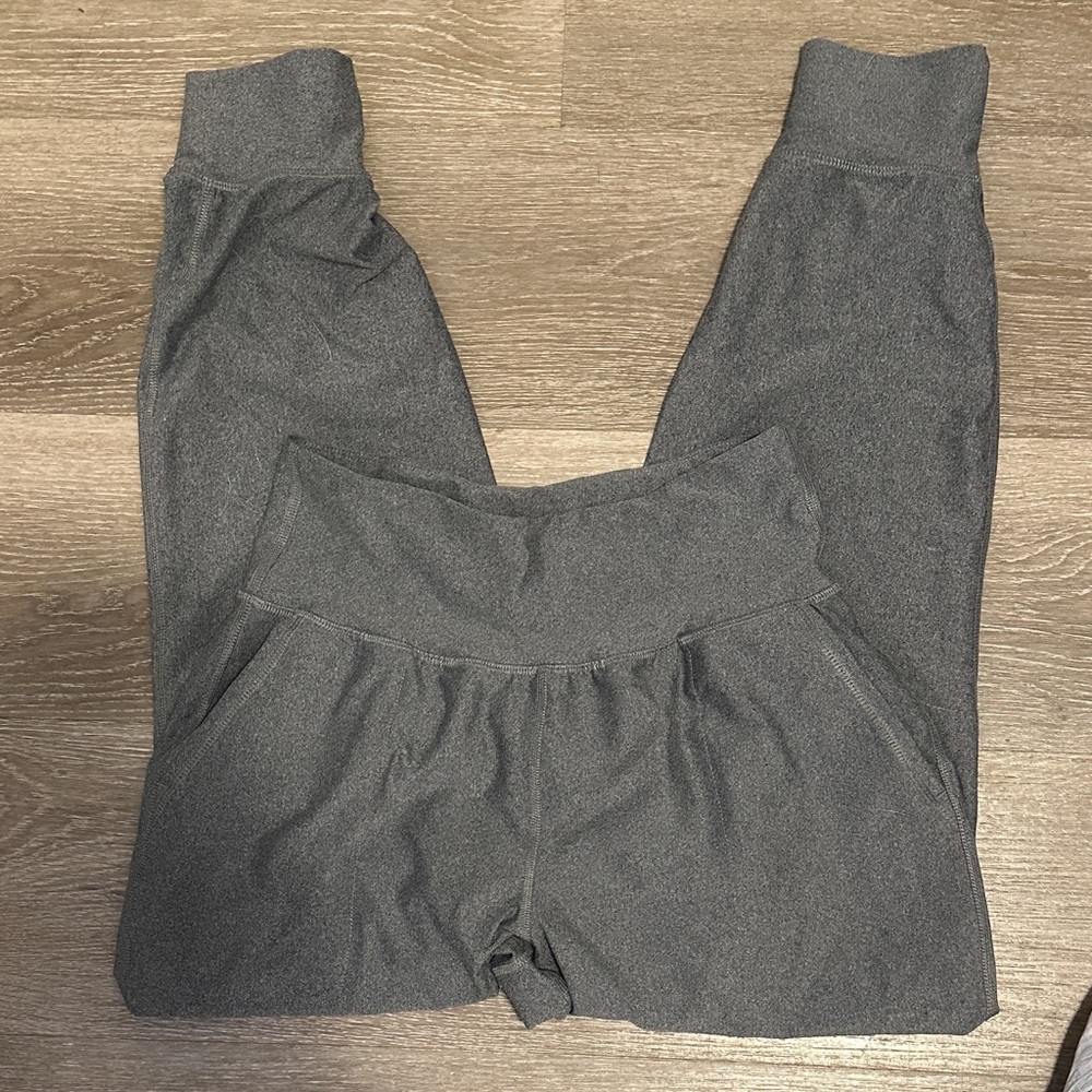 Athletic pants